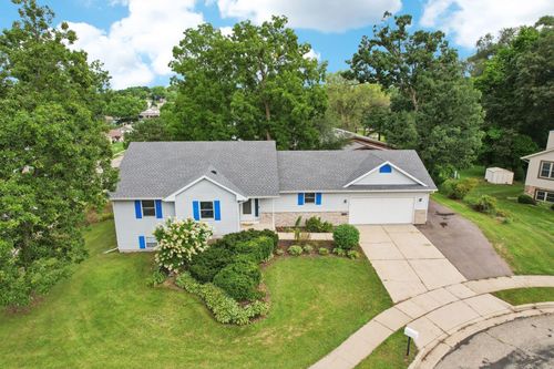 100 Oak Ridge Ct, Deerfield, WI, 53531-9300 | Card Image