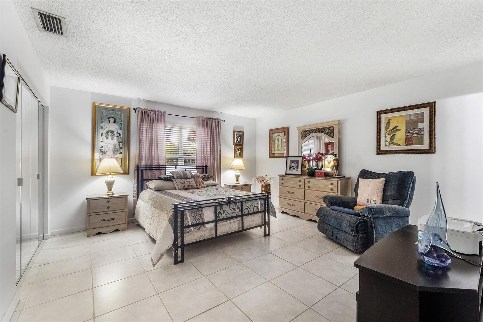 Residential Lease in Lake Worth 2