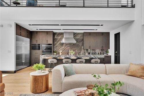 16 Canyon Shores Pl, Henderson, NV, 89011-5049 | Card Image