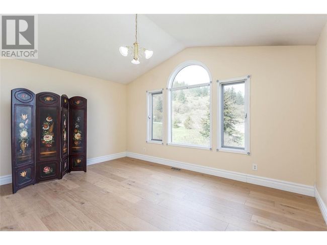 6655 Cosens Bay Rd, House other with 7 bedrooms, 5 bathrooms and 8 parking in Coldstream BC | Image 36