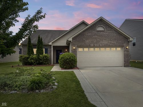 881 Sommersweet Run, Greenwood, IN, 46143-5567 | Card Image