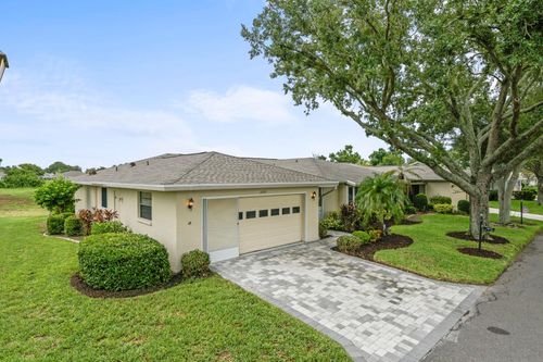 2703 Lancaster Dr, SUN CITY CENTER, FL, 33573-6517 | Card Image