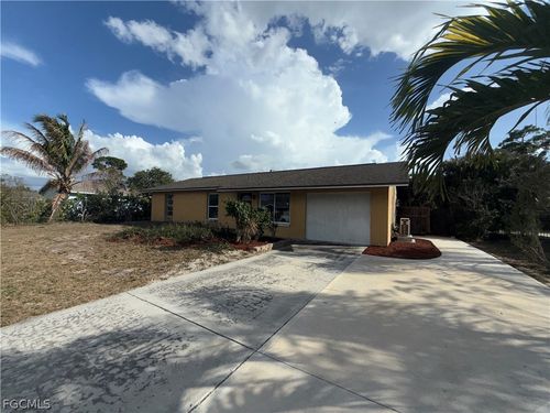 9112 Pineapple Rd, FORT MYERS, FL, 33967-3730 | Card Image