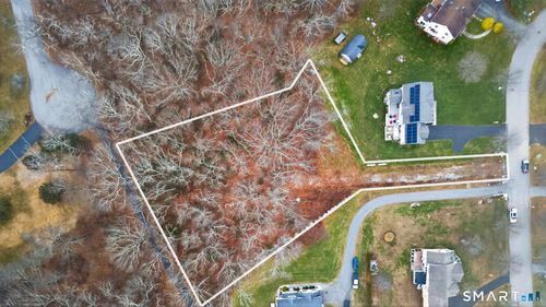 9 Arrowhead Trl, Waterford, CT, 06385-1548 | Card Image