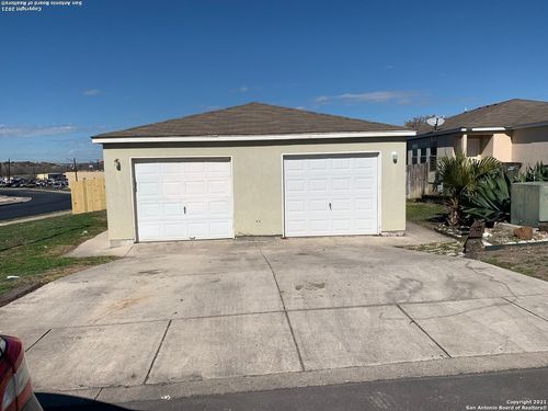 11203 Terra Loop Rd, San Antonio, TX, 78233-6832 | Card Image