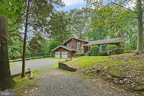 424 Kintner Rd, Kintnersville, PA, 18930-9735 | Card Image