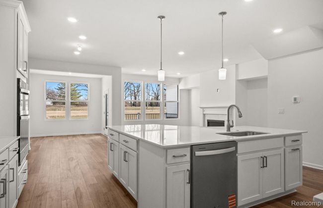 Gathering Room and Sunroom | Image 7