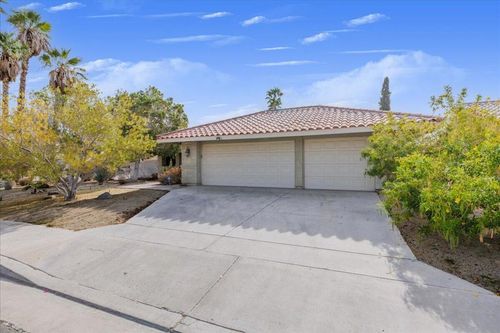 1495 E Luna Way, Palm Springs, CA, 92262-2347 | Card Image