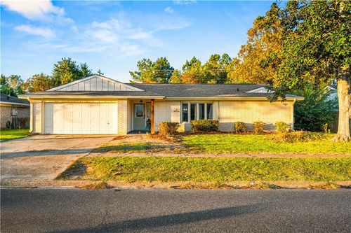 1016 Meadow Brook St, DeRidder, LA, 70634-2201 | Card Image