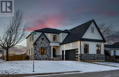 1 West Ave, Stoney Creek, ON, L8E5L5 | Card Image