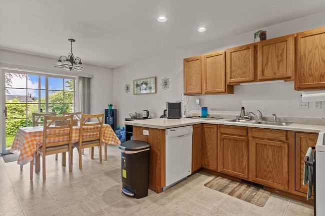 4642 Ridge Court, Condo with 3 bedrooms, 2 bathrooms and null parking in MANITOWOC WI | Image 8