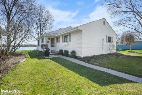 4033 River Rd, East China, MI, 48054-2910 | Card Image