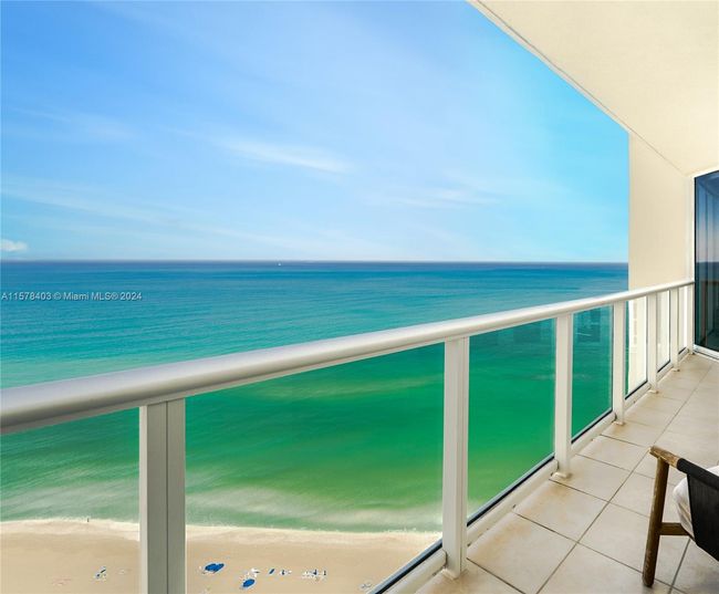 LPH07 - 19333 Collins Ave, Condo with 3 bedrooms, 3 bathrooms and null parking in Sunny Isles Beach FL | Image 18