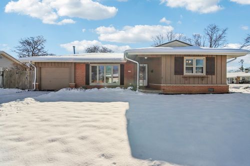 231 Tower Ln, Elk Grove Village, IL, 60007-4275 | Card Image