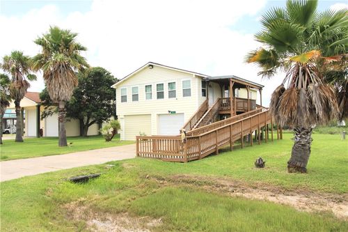 226 Sailfish Dr, Rockport, TX, 78382-2131 | Card Image