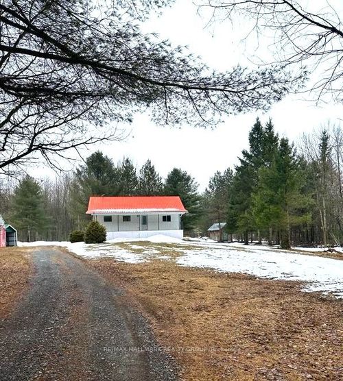 864 County Rd 19, Prescott Russell, ON, K0B1C0 | Card Image