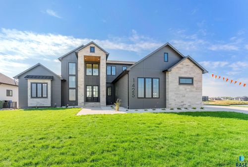 1425 E Nine Mile Ct, Tea, SD, 57064-2711 | Card Image