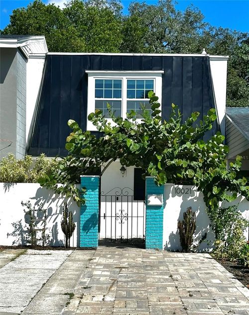 10021 N 53rd St, TEMPLE TERRACE, FL, 33617-4018 | Card Image