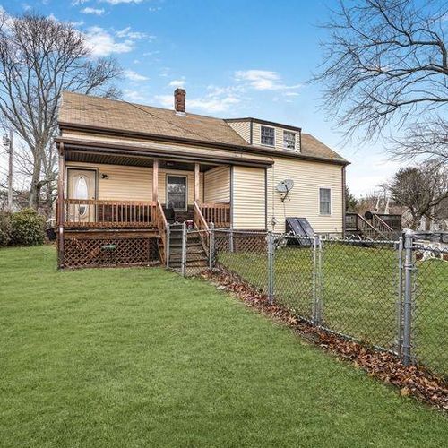 88 John Street, Acushnet, MA, 02743 | Card Image