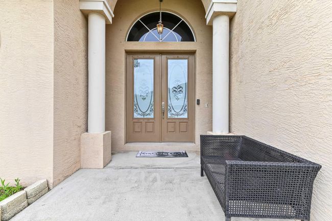 2450 Sw Summit St, House other with 3 bedrooms, 2 bathrooms and null parking in Port Saint Lucie FL | Image 6