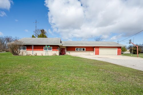 7081 Us Highway 12, Three Oaks, MI, 49128-8516 | Card Image
