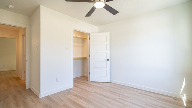 Secondary bedroom, split | Image 12