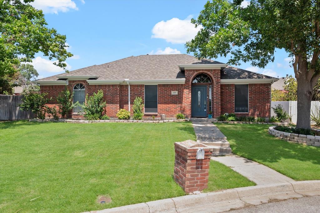 Dove Ln, Fort Worth, TX 76108