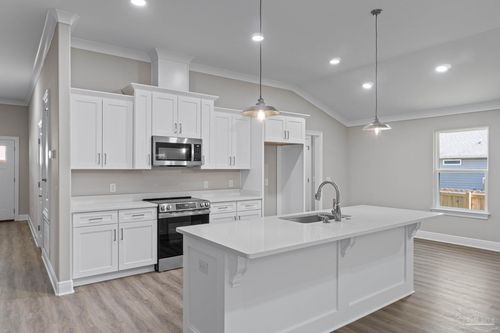 8405 Sevilla St, NAVARRE, FL, 32566-6317 | Card Image