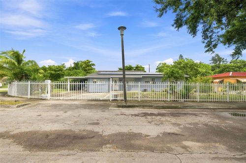 1299 Nw 120th St, North Miami, FL, 33167-2841 | Card Image