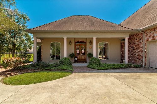 451 Lake Orleans Blvd, Ponchatoula, LA, 70454-9707 | Card Image