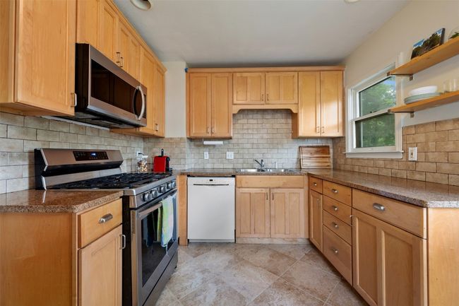 Plenty of countertop space | Image 7