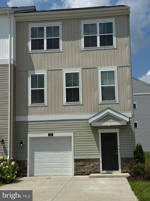 400 Honeyberry Ln, FREDERICKSBURG, VA, 22405-1295 | Card Image