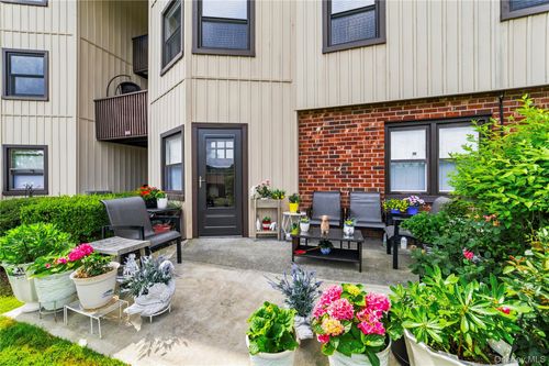 b-18 Hastings Ct, Yorktown Heights, NY, 10598 | Card Image