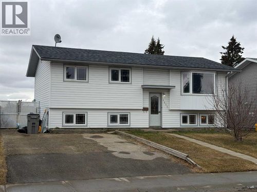 9622 77 Ave, Grande Prairie, AB, T8V4L6 | Card Image