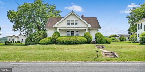 411 E Main St, HEGINS, PA, 17938-9746 | Card Image