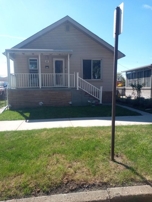 40 E Glenwood St, Ecorse, MI, 48229-1808 | Card Image