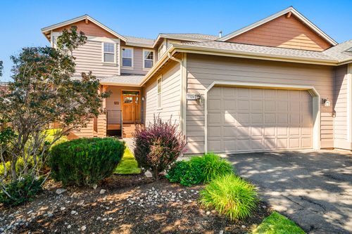 8524 Forest Ridge Loop, Redmond, OR, 97756-7361 | Card Image