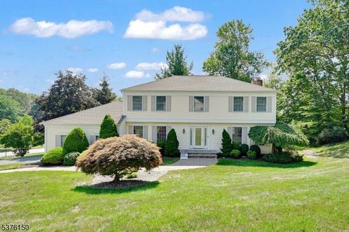 105 Poplar Dr, Cedar Knolls, NJ, 07927-1548 | Card Image