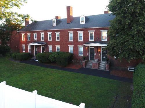1-74 W Merrimack St, Manchester, NH, 03101-2322 | Card Image