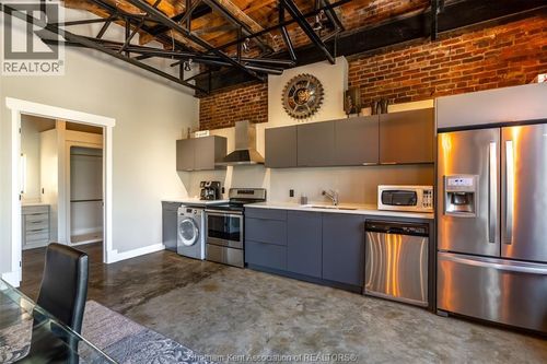 301-140 King St W, Chatham, ON, N7M1E3 | Card Image