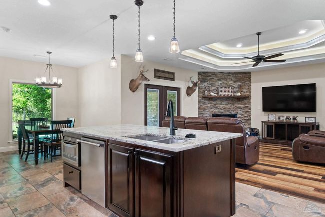 9241 Sage Forest Ln, House other with 3 bedrooms, 3 bathrooms and 2 parking in Pace FL | Image 9