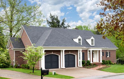 401 Stonehaven Commons Ct, Louisville, KY, 40207-2298 | Card Image