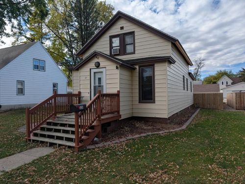 526 1st Ave Se, Wells, MN, 56097-1706 | Card Image