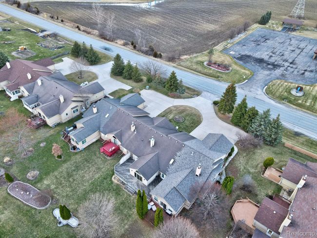 6407 Beecher Rd, Condo with 2 bedrooms, 3 bathrooms and null parking in Flint MI | Image 48