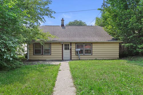 4657 W Medford Ave, Milwaukee, WI, 53216-2403 | Card Image