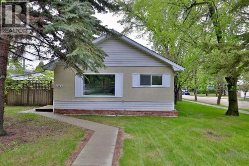 4624 56 St, Camrose, AB, T4V2C3 | Card Image