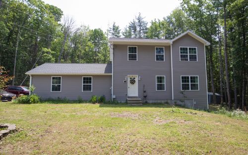 129 Elm St, Springvale, ME, 04083-1207 | Card Image
