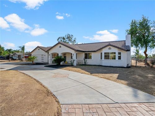 20055 El Nido Ave, Perris, CA, 92571-7300 | Card Image