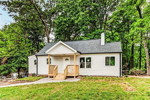 104 Oakhurst Dr, Asheboro, NC, 27205-5110 | Card Image