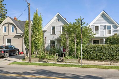 420 12 Ave Nw, Calgary, AB, T2M0C9 | Card Image